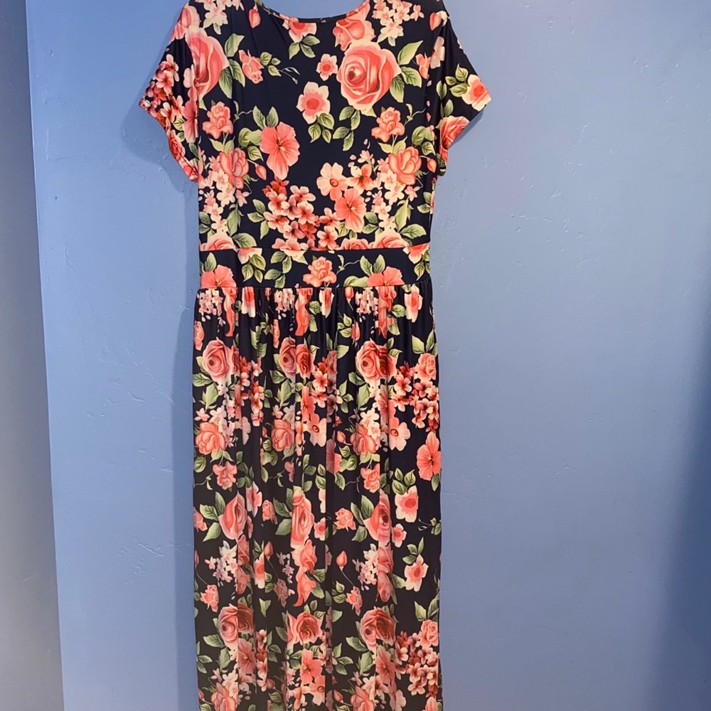 Long Dress - Picture 7 of 7